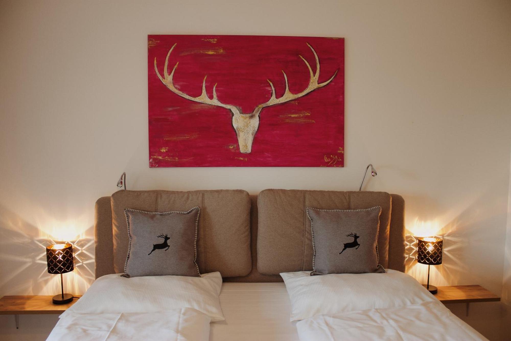 Hotel Garni - Chiemsee-Pension-Seebruck ซีออน-ซีบรูค ภายนอก รูปภาพ