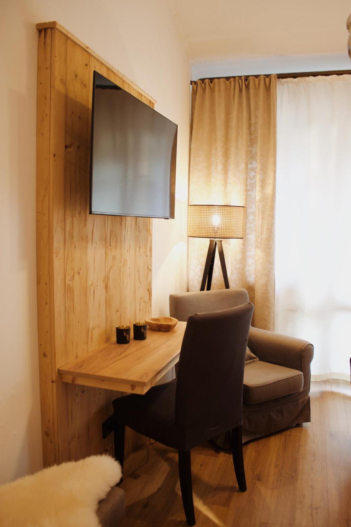 Hotel Garni - Chiemsee-Pension-Seebruck ซีออน-ซีบรูค ภายนอก รูปภาพ
