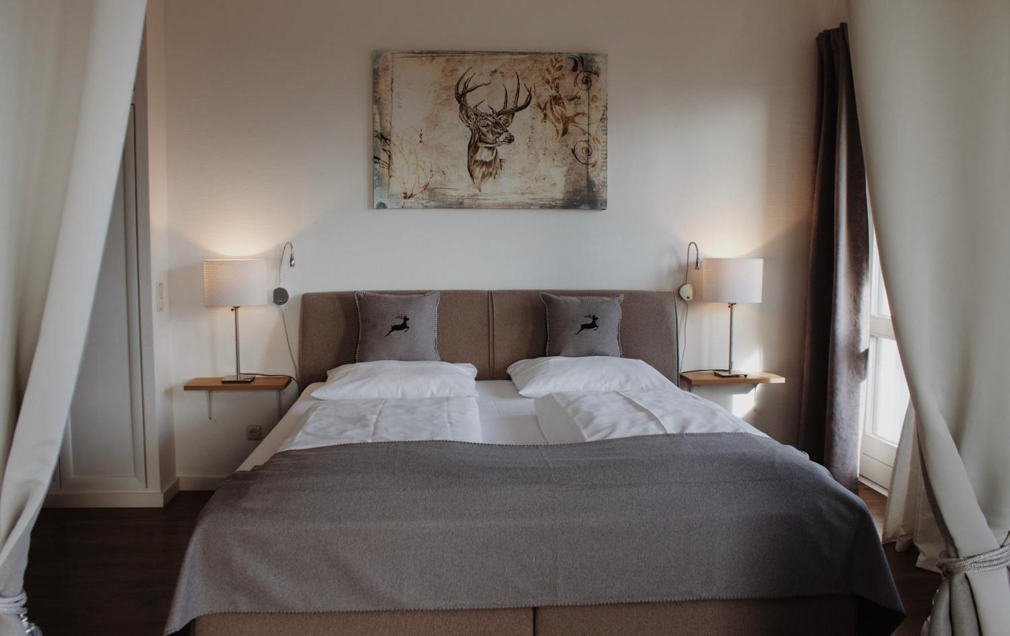 Hotel Garni - Chiemsee-Pension-Seebruck ซีออน-ซีบรูค ภายนอก รูปภาพ