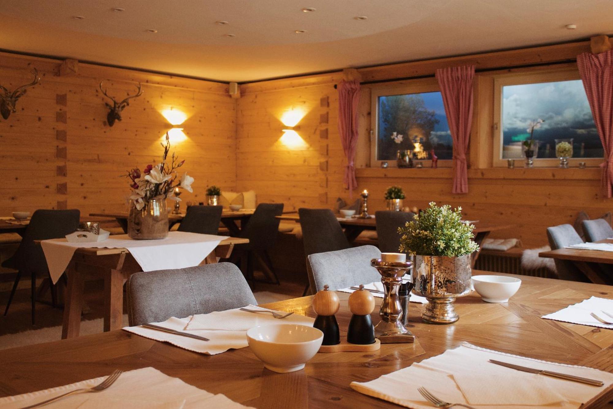 Hotel Garni - Chiemsee-Pension-Seebruck ซีออน-ซีบรูค ภายนอก รูปภาพ